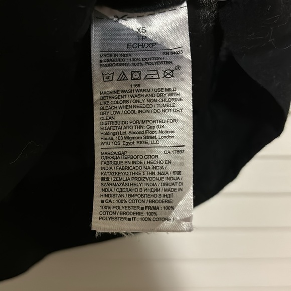 Gap black embroidered tank top - Picture 5 of 7